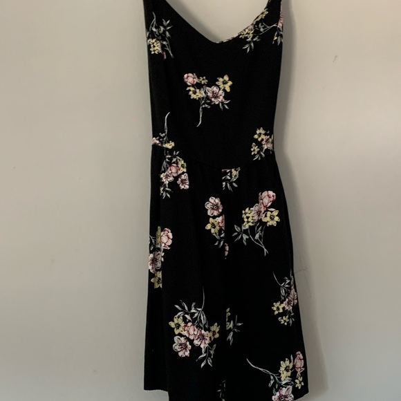 GARAGE FLORAL BLACK ROMPER - Picture 3 of 3